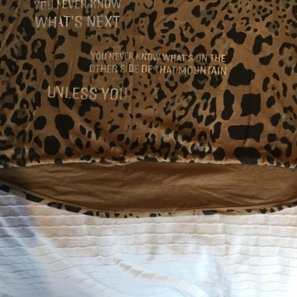 Leopard print top 🤎🐆🖤 - Picture 6 of 8